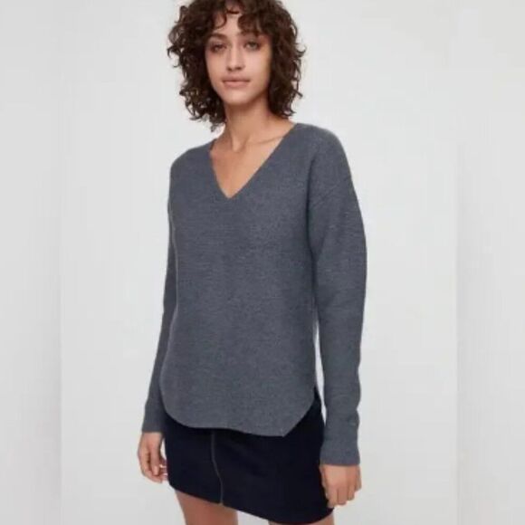 Aritzia Wilfred Free Size XS Gray Wolter V-Neck Waffle Yarn Knit Wool Sweater - Picture 1 of 9